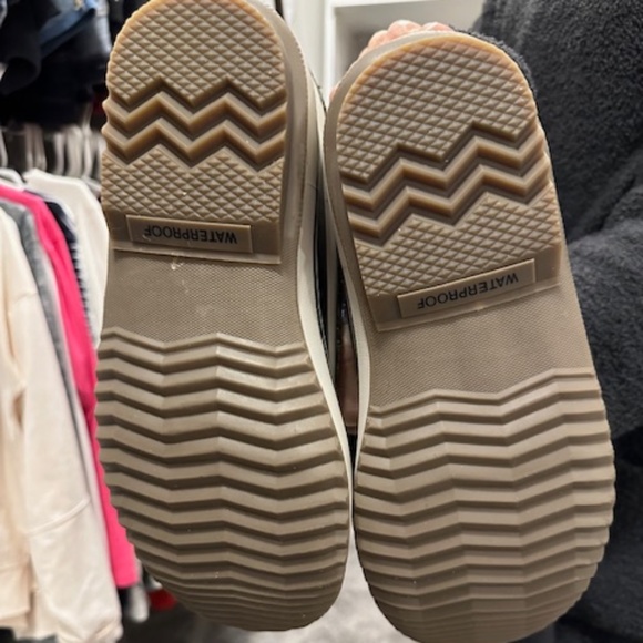 Sorel Boots -Joan of Arctic - Picture 4 of 5